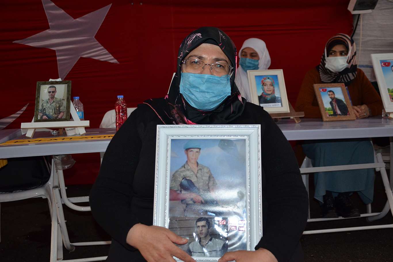 HDP il binası önündeki evlat nöbeti 454'üncü gününde de devam ediyor